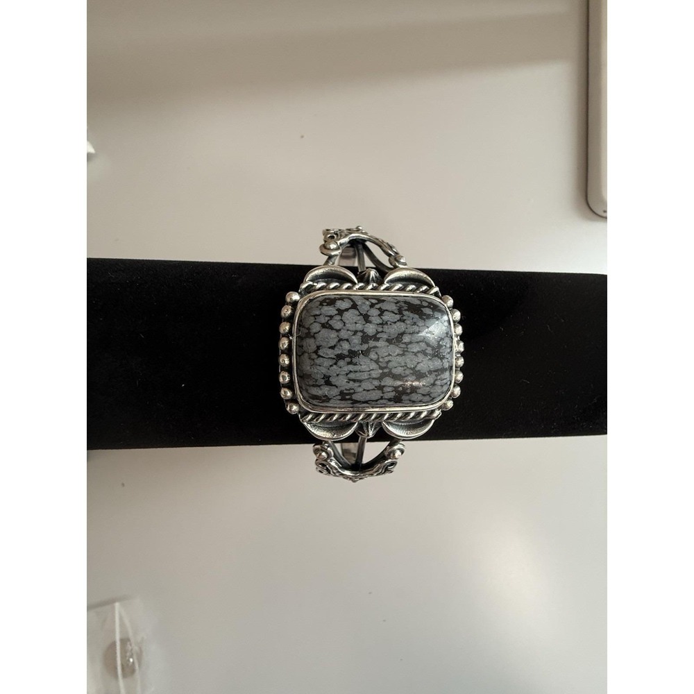 Vintage Silver Tone Bracelet With Stone
